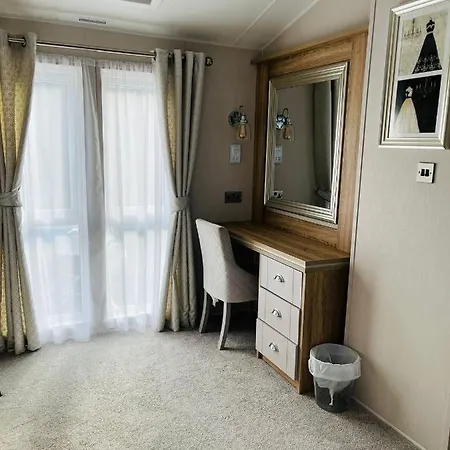 Roseberry With Hot Tub Holiday home *