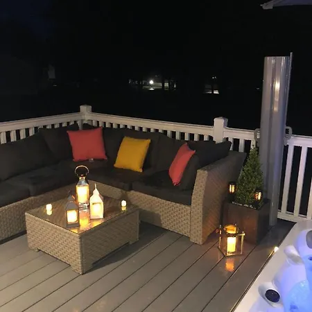 Holiday home Roseberry With Hot Tub