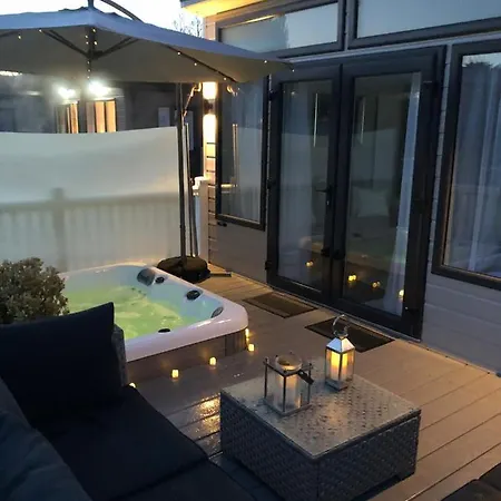 Holiday home Roseberry With Hot Tub