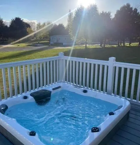 Holiday home Roseberry With Hot Tub *