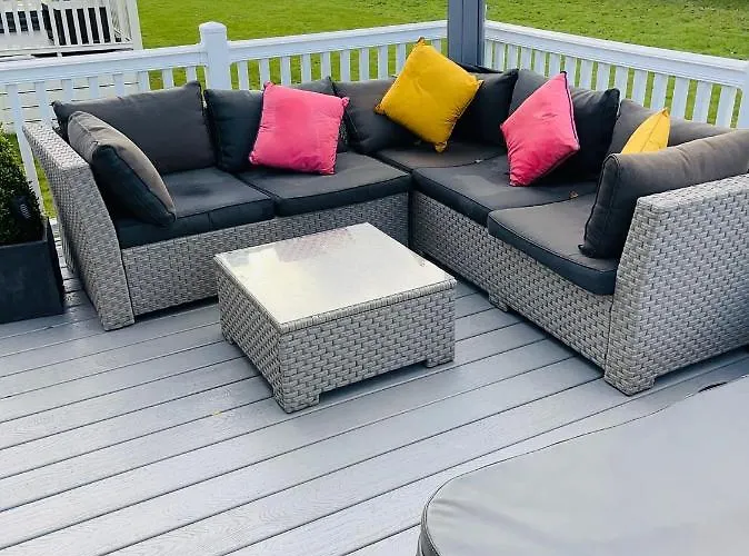 Roseberry With Hot Tub Holiday home York