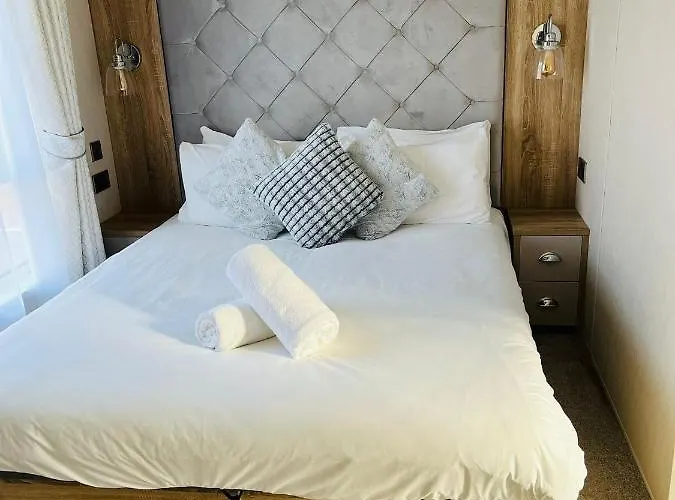 Roseberry With Hot Tub