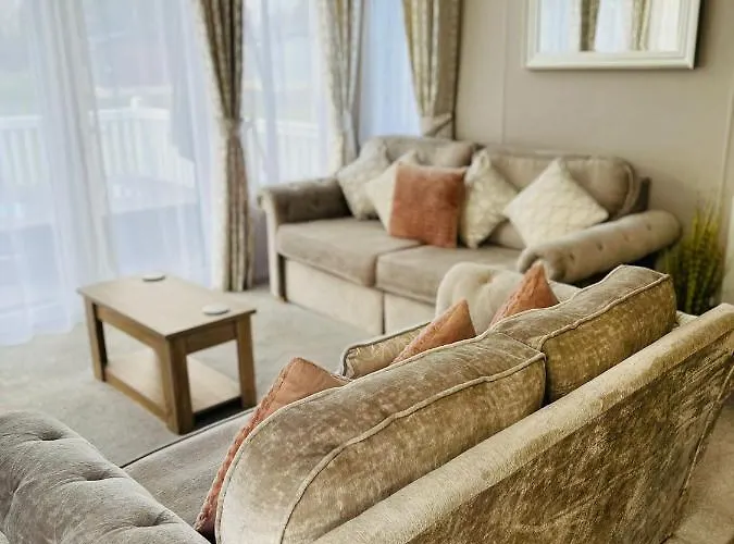 Roseberry With Hot Tub Holiday home *