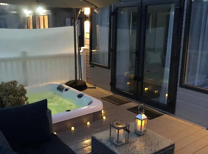 Holiday home Roseberry With Hot Tub